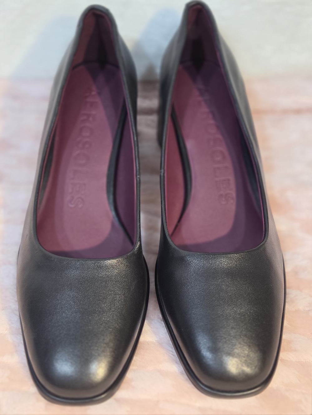 AEROSOLES Black Block Heel Pumps with Plum Lining